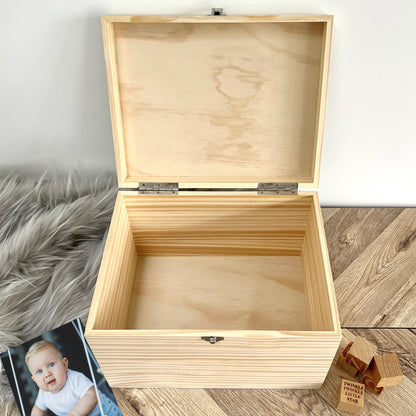 Personalised Born In 2026 Garland Engraved New Baby Keepsake Box - 5 Sizes