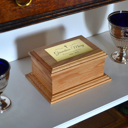 Personalised Wooden Urn For Ashes - Custom Oak Urn for Humans and Pets - Available in 5 Sizes