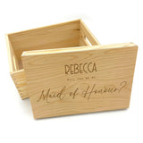 A maid of honour gift box with an engraved wooden lid. 